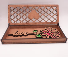 Load image into Gallery viewer, Personalized Wooden Rose in a Gift Box
